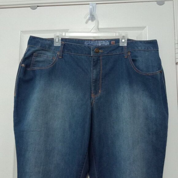 Faded Glory Plus Size High Rise Stretch Straight Leg Jeans 22  Classic Dark Wash - Picture 3 of 8